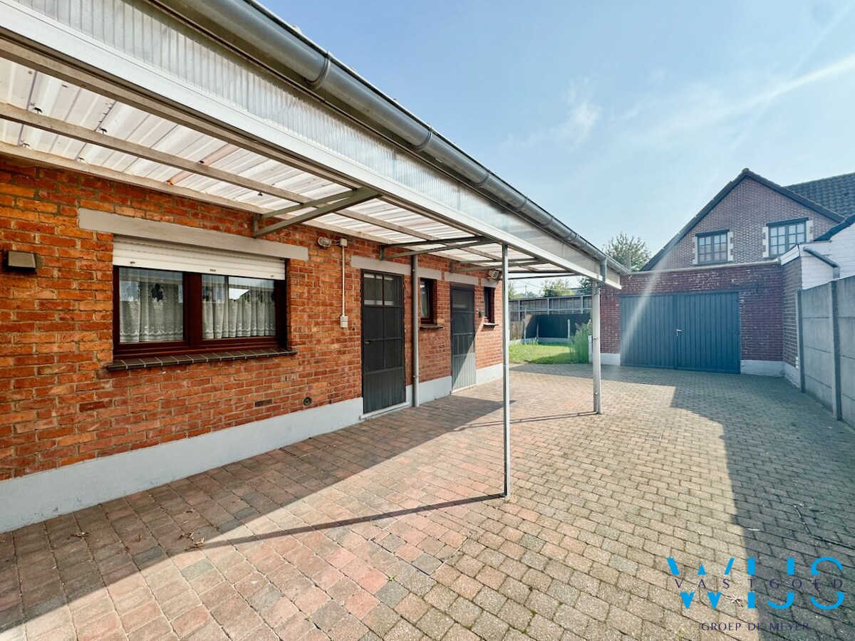 Stevig woonhuis centraal in Ertvelde ! 