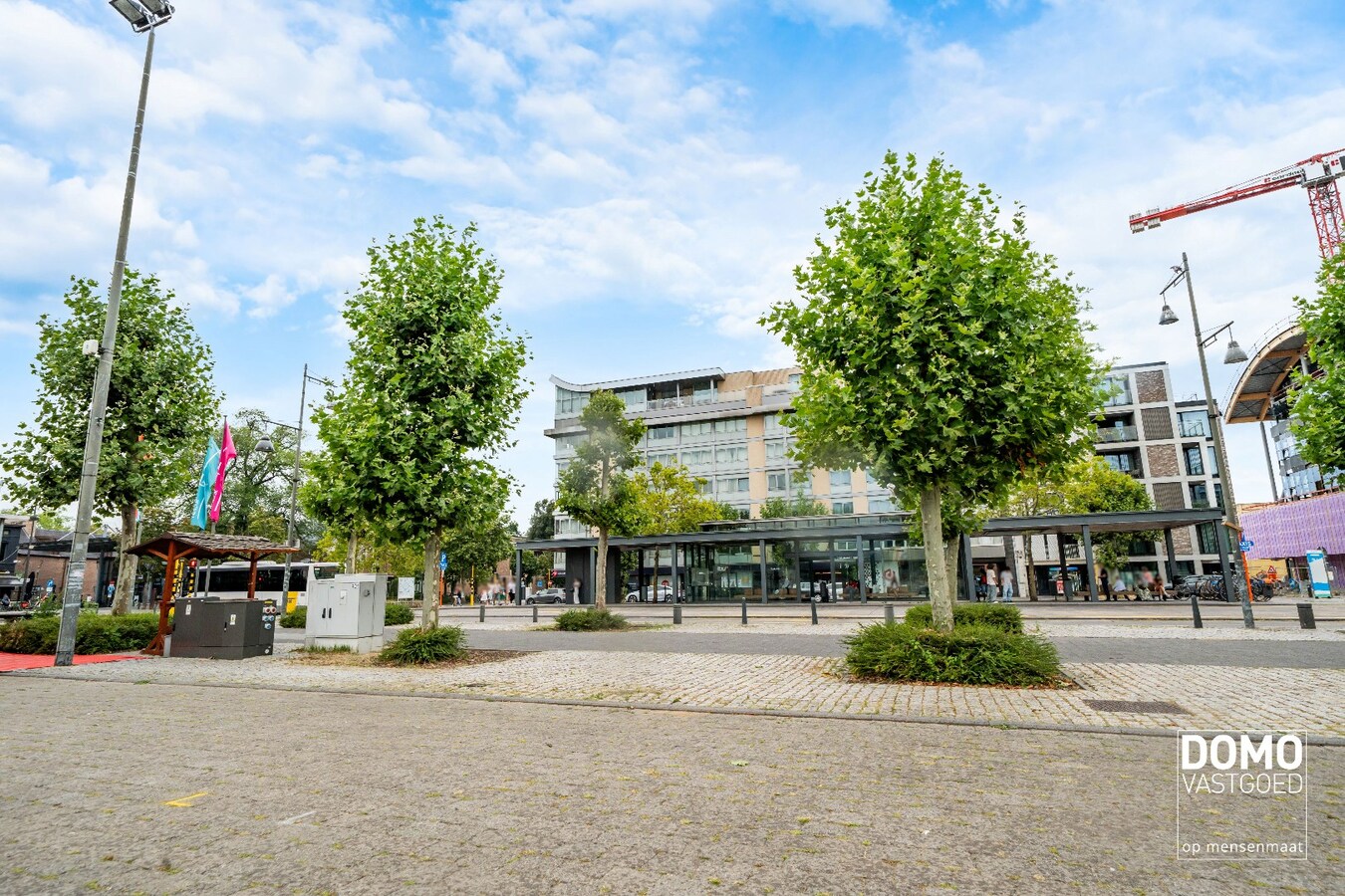 Stijlvol wonen in hartje Hasselt met een uniek uitzicht over het Kolonel Dusartplein 