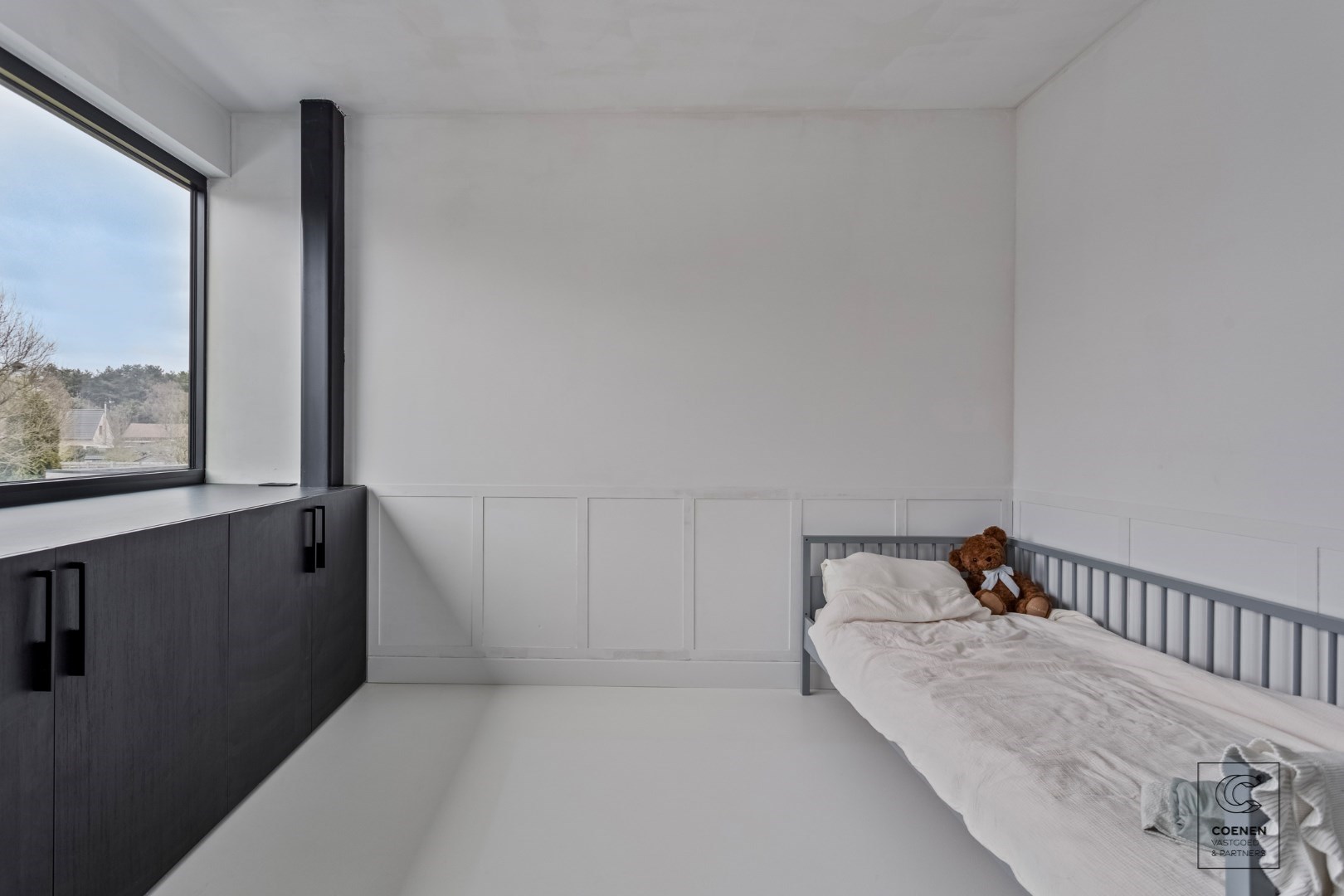 Prachtig verder af te werken HOB van 320 m² in een doodlopende straat! 