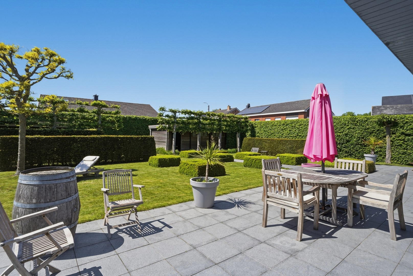 Alleenstaande woning met zonnige tuin op 980 m² 