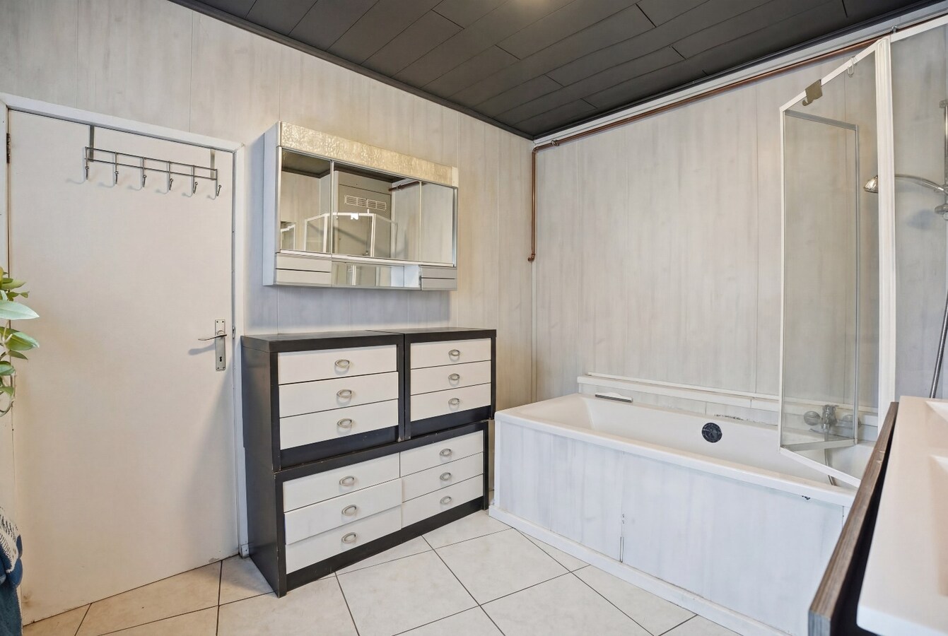 Rustig gelegen, alleenstaande woning op ruim perceel van 2210 m² 