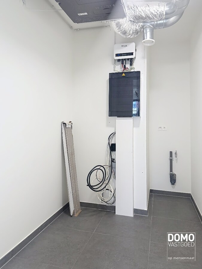 RUIM TWEE SLAAPKAMER APPARTEMENT MET PRACHTIG TERRAS, LIFT EN GARAGEBOX IN CENTRUM KERMT 