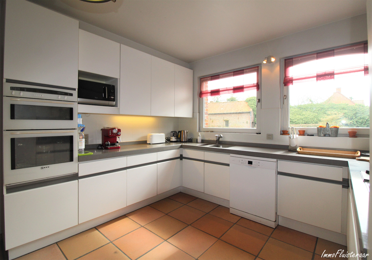 Magnifique propriété avec grande habitation, écuries, salle polyvalente, terrain à bâtir et prairies sur environ 1,67ha à Ellezelles (Hainaut) 