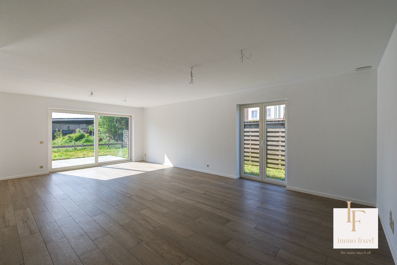 Duplex (gelijkvloers) van 134m2 met tuin en parking te ZOERSEL! 