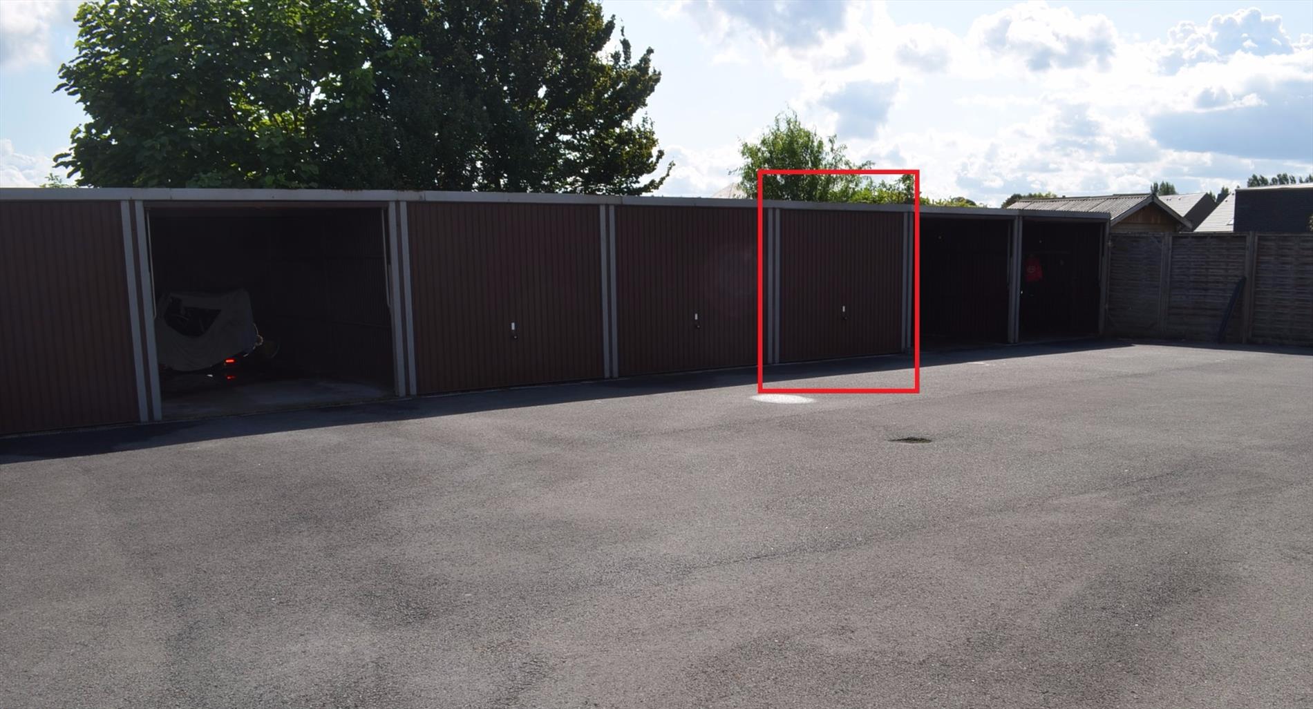 Appartement met 2 slpks, zuidelijk terras en garage te ADEGEM 