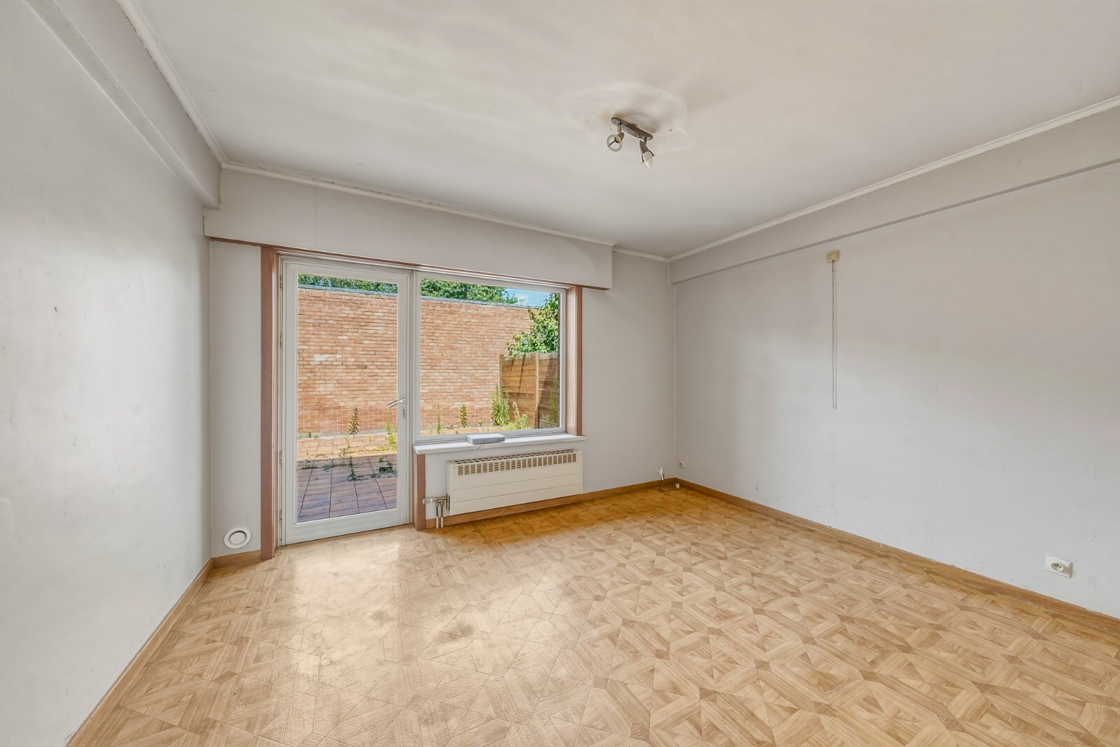 Interessant opbrengsteigendom met 3 appartementen in Oudenburg 