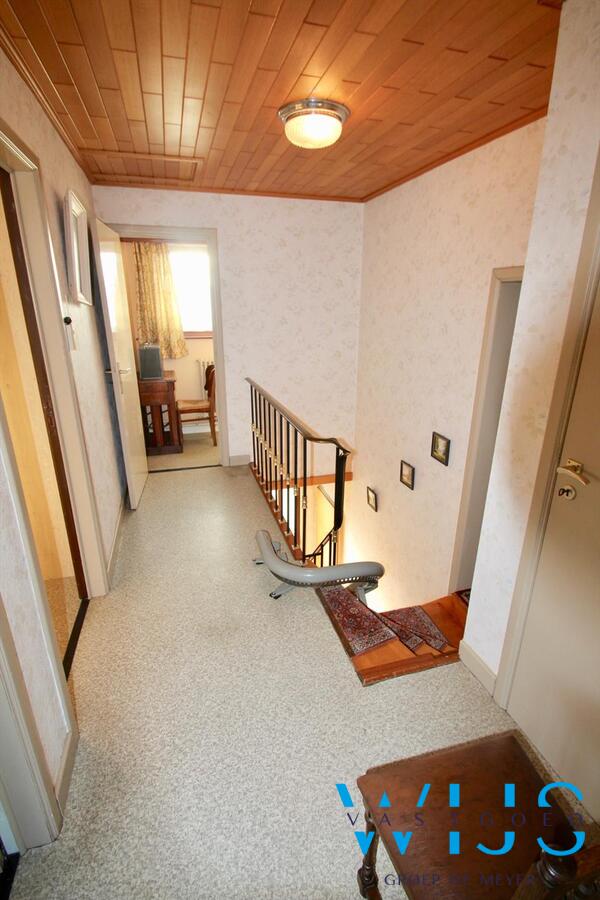 Zeer degelijk woonhuis op een ruim rustig perceel te Bassevelde ! 