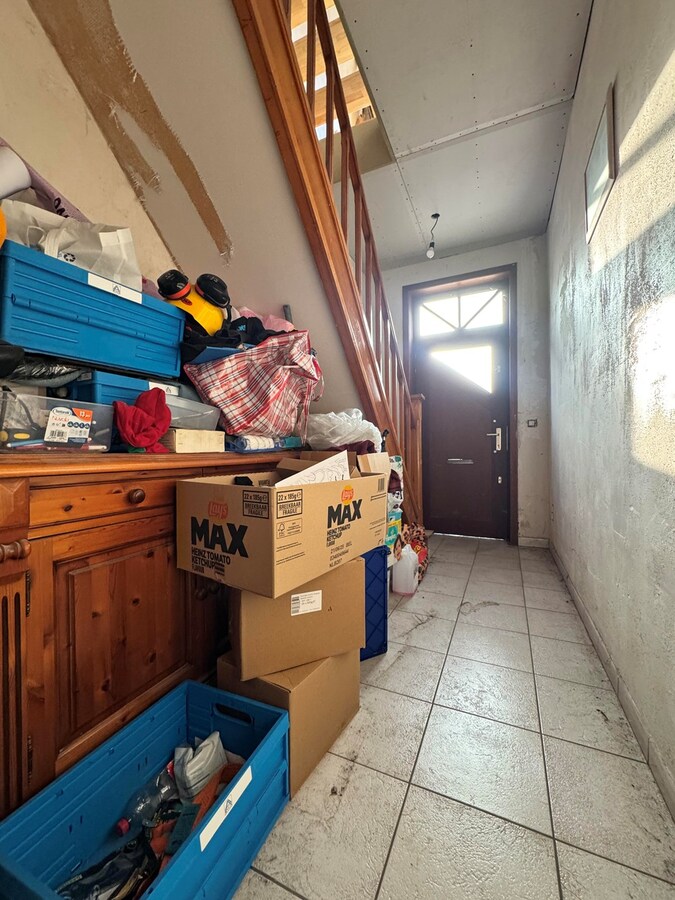 Woning met 4 slaapkamers en parkeerplaatsen te Gistel 