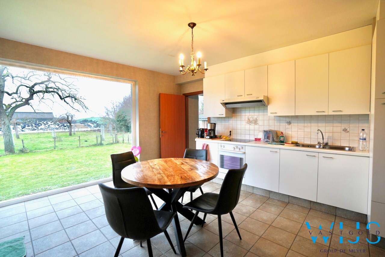 Landelijk gelegen woonhuis met 3 slaapkamers te Boekhoute! 