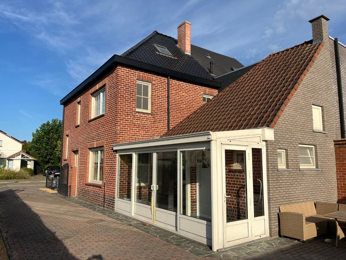 Degelijke Half Open Bebouwing 