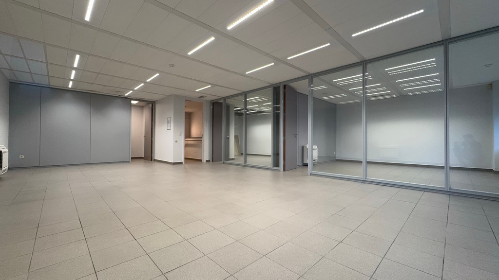 Kantoren met magazijn te huur in MB Office Park II aan The Loop in Gent