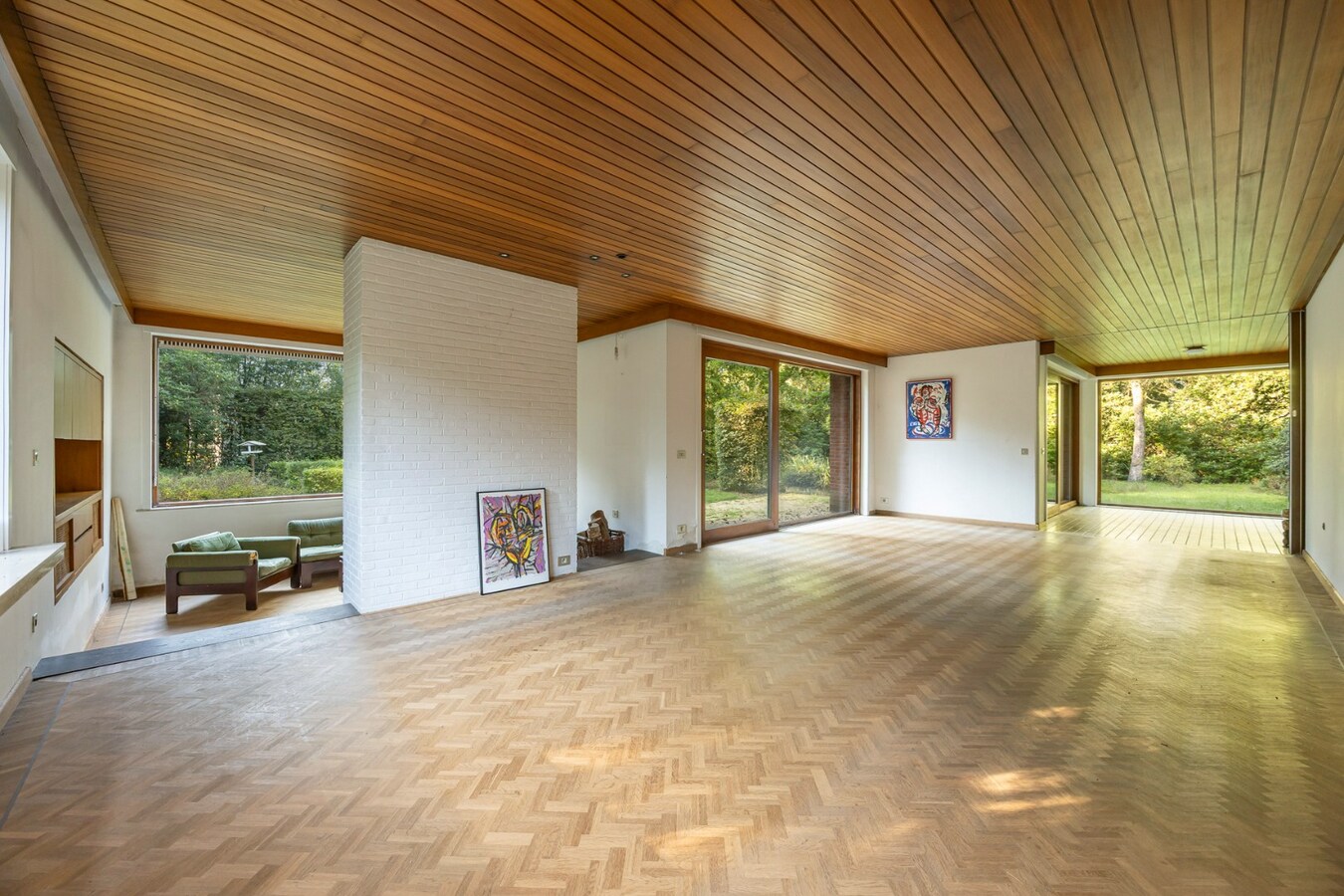 Te renoveren villa met 5 slaapkamers en prachtige tuin op toplocatie 