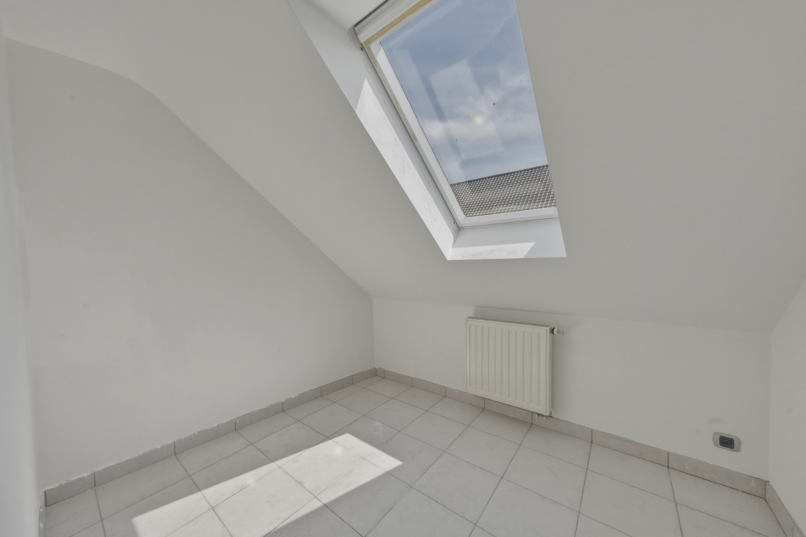 Opbrengsteigendom met 3 verhuurde appartementen in Oudenburg 