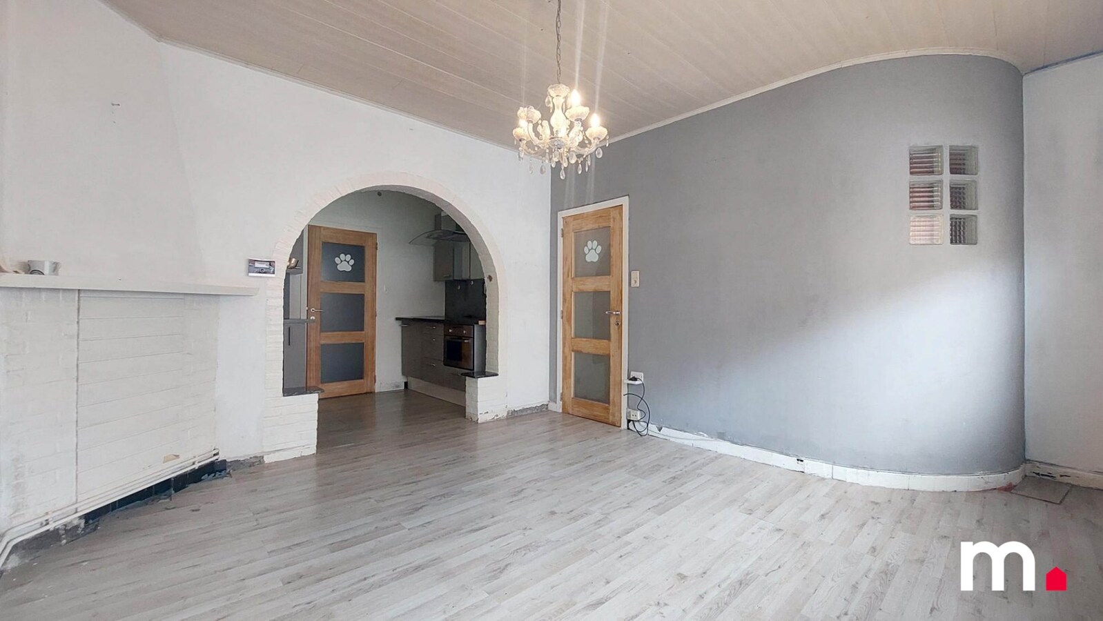 TE RENOVEREN GELIJKVLOERS APPARTEMENT TE BREDENE 