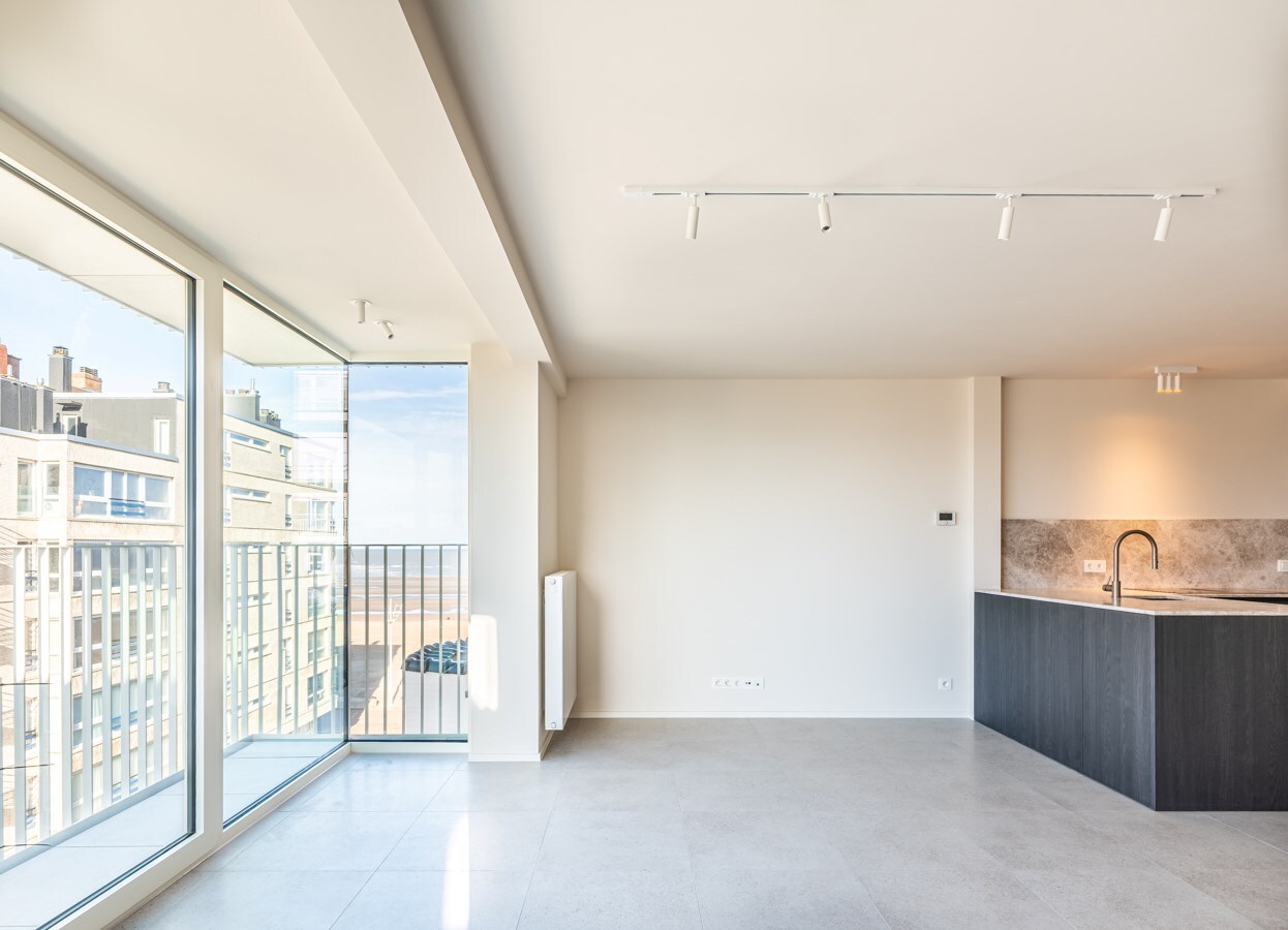 Beaux appartements rénovés avec vue latérale sur la mer ! 