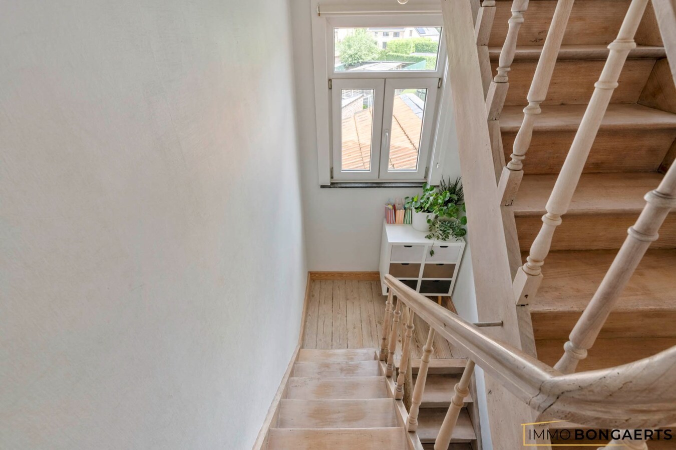 Karaktervolle woning met 4 slaapkamers, tuin en garage. 