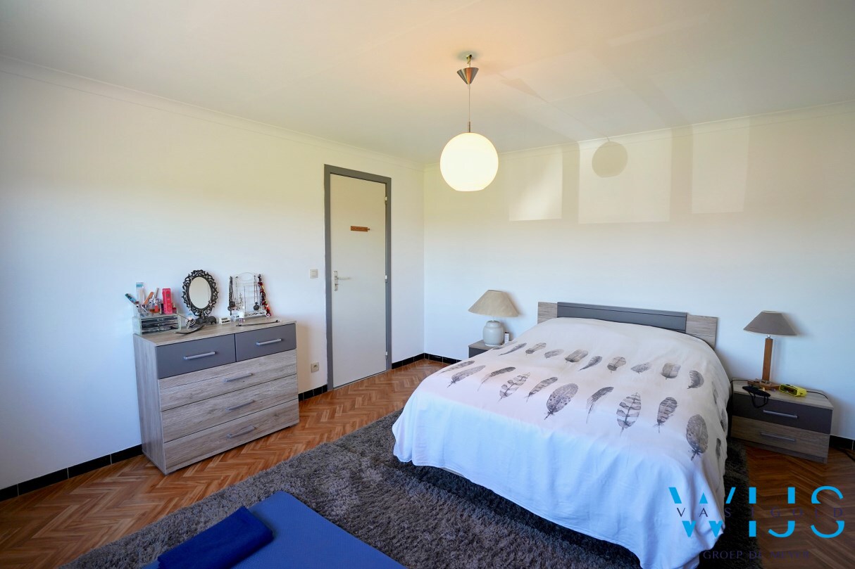 Bel-étage met inpandige garage &amp; zonnige tuin te Ertvelde! 