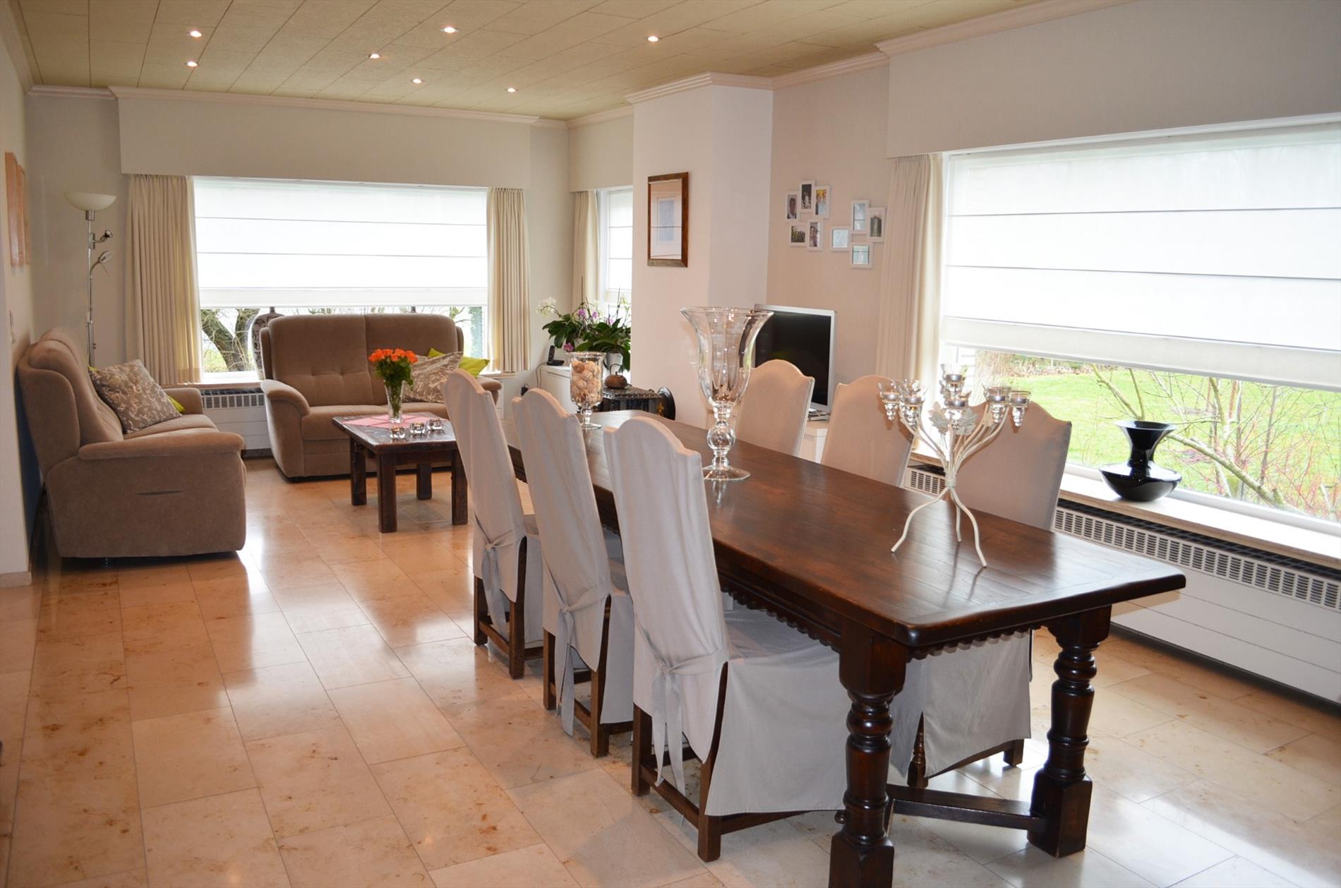 Gerenoveerde woning met 4 slpks én zonnepanelen (met stroomcertificaten!) rustig gelegen te Maldegem 