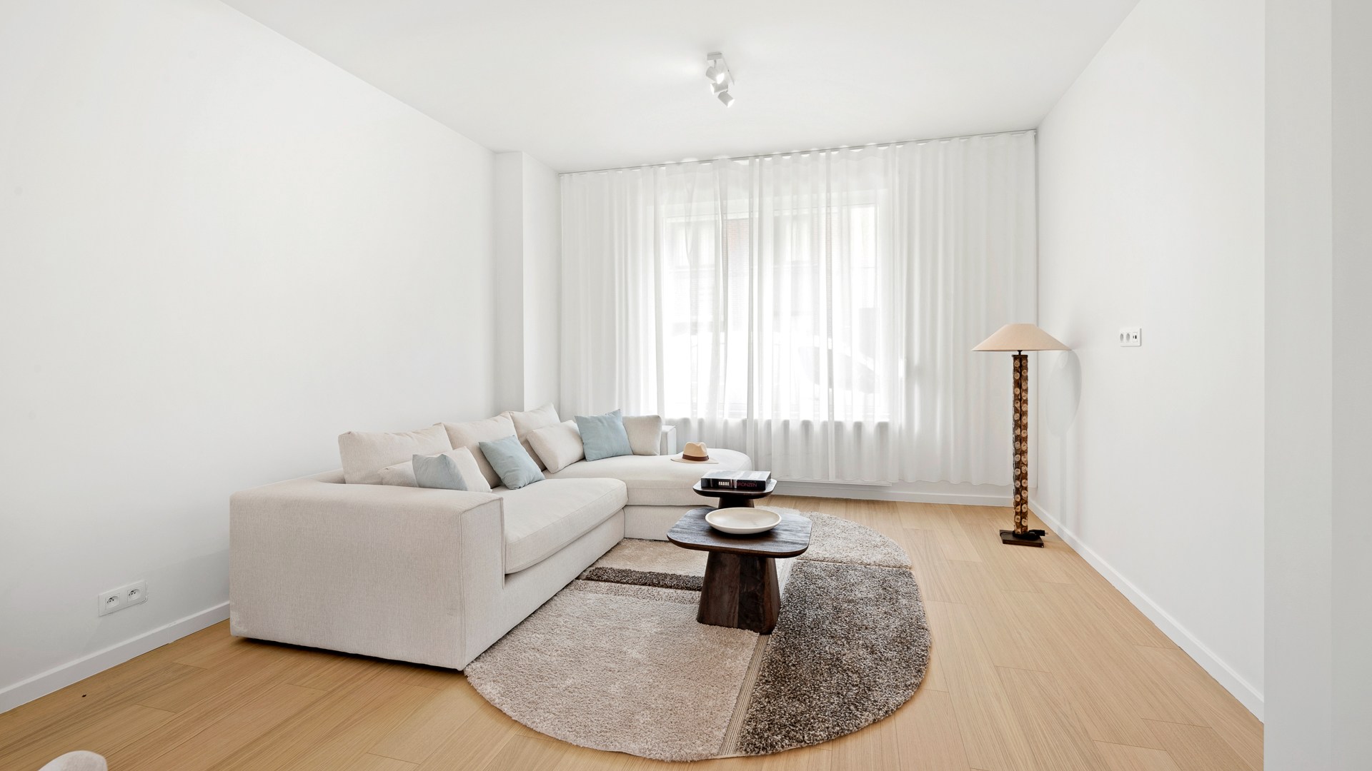 Belle maison rénovée avec 3 chambres à Heist, proche du centre et de la plage. 