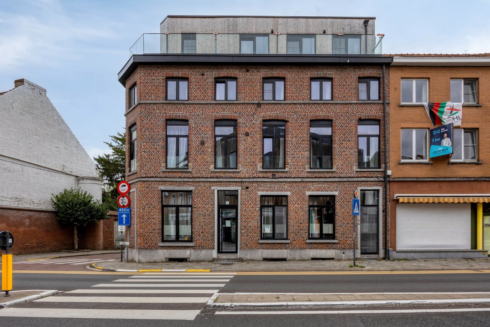 Volledig gerenoveerde en gemeubelde studentenkamers met privé-sanitair. 