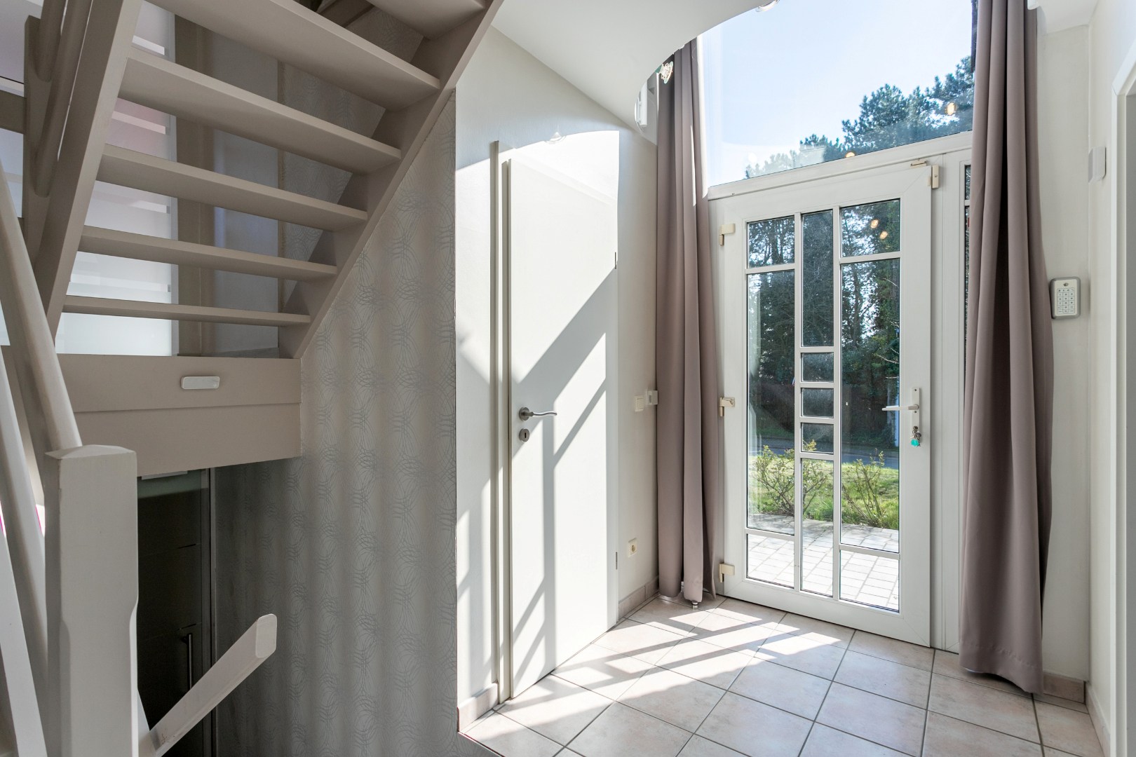 Vrijstaande woning met 4 slpks &amp; ruime tuin 