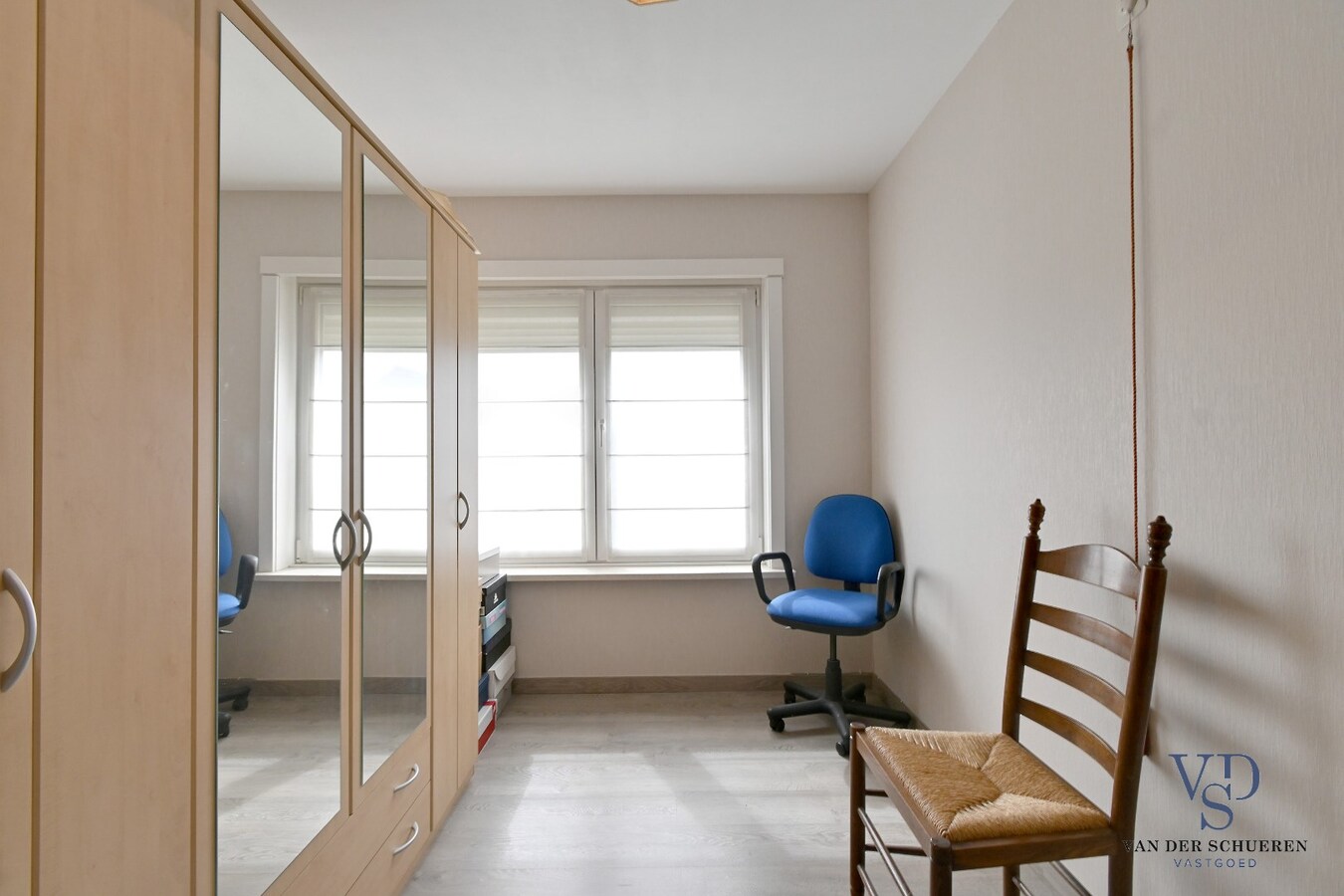 Degelijke, ruime eigendom in rustige residentiële wijk 