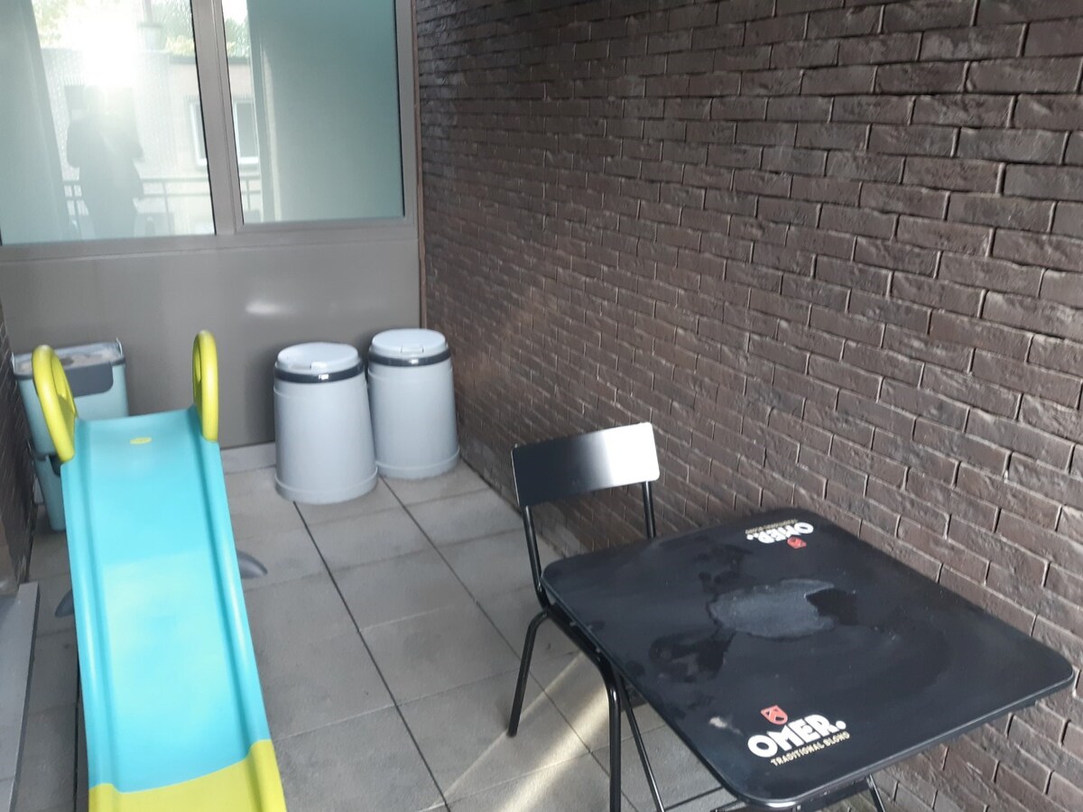 Eigentijds wonen met mega-kelder. 