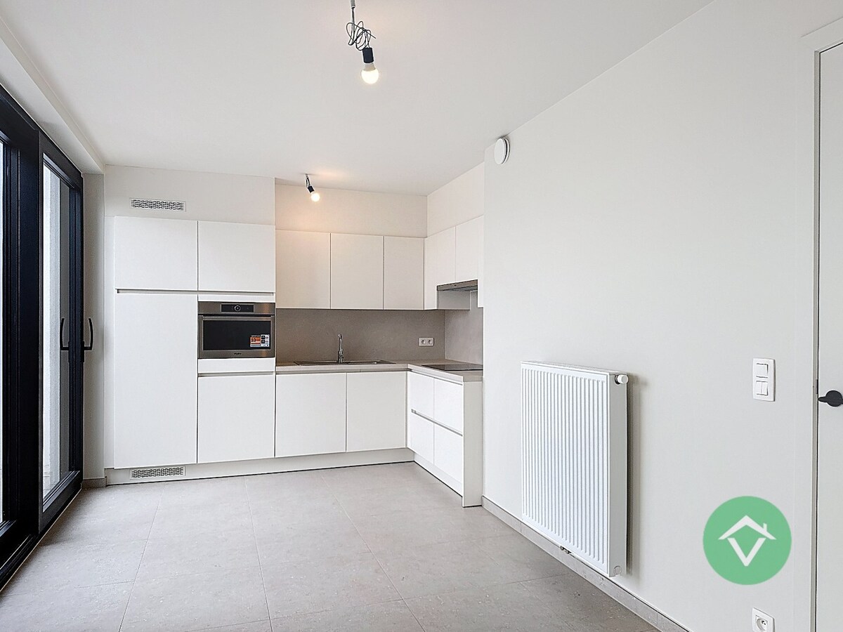 Uniek nieuwbouw appartement met 2 slaapkamers en veel zonlicht te Eernegem 