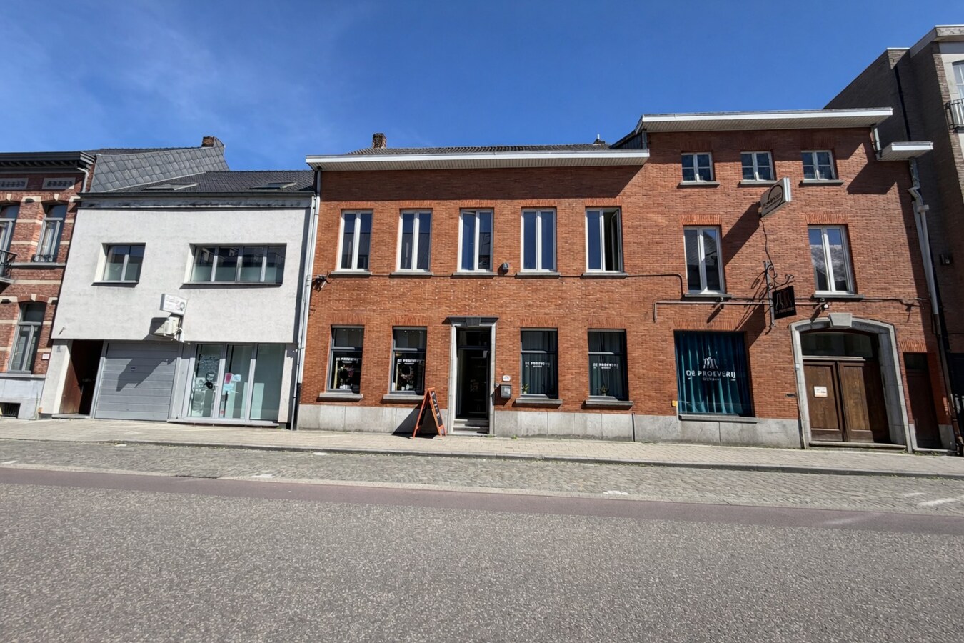 Te huur commerciële winkel - Geel