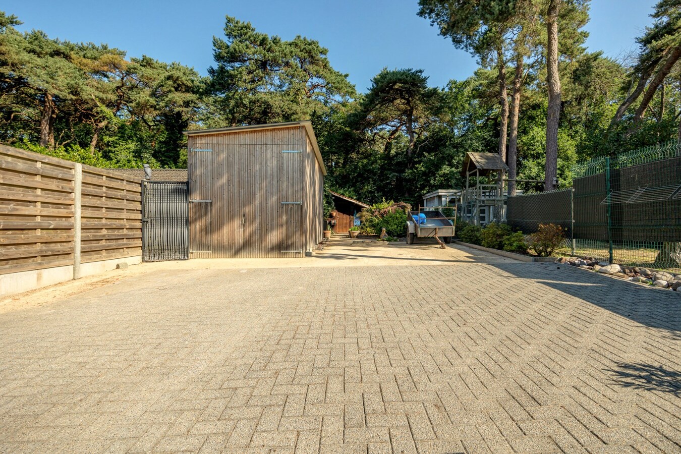 Karaktervolle gezinswoning met 6 slaapkamers in hartje Schilde 