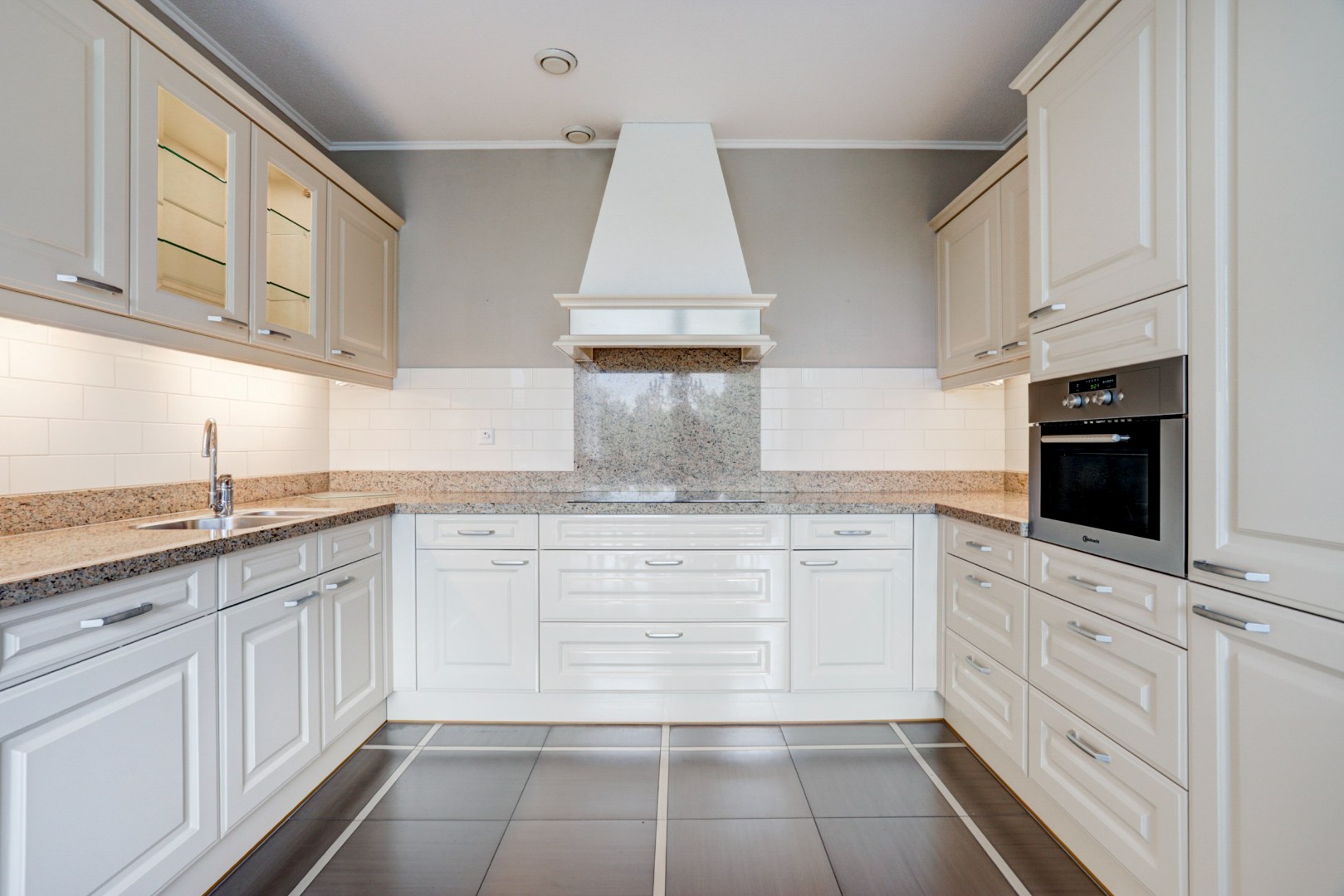 Op zoek naar meer dan 100 m² woonplezier met uitzicht en nabij Prinsenpark? 