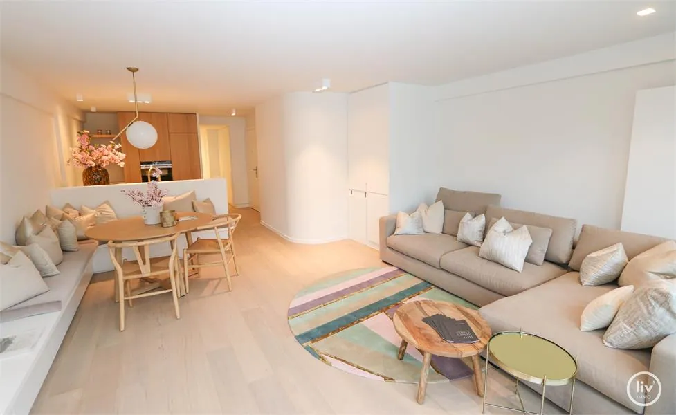 Appartement avec deux chambres à coucher magnifiquement rénové au coeur de Zoute à Knokke avec 2 terrasses.