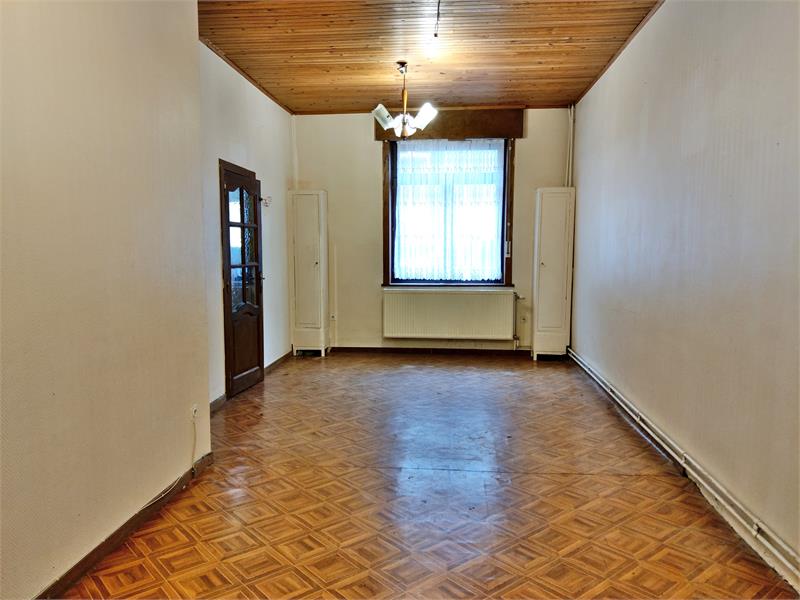 Ruime rijwoning met prachtige voorgevel 