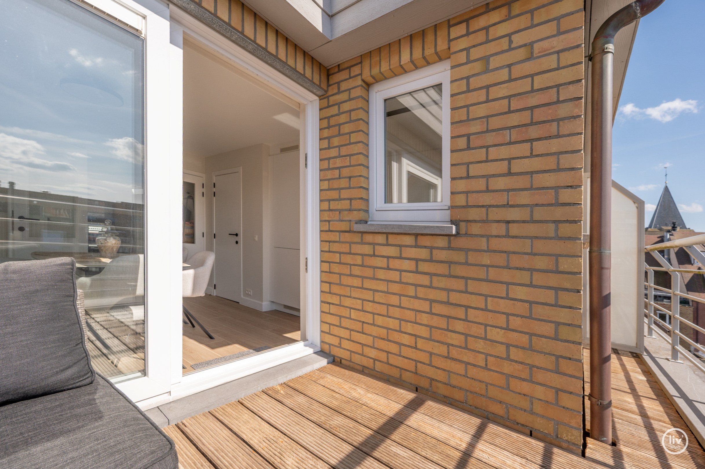 Spacieux duplex avec 3 chambres dans un emplacement de premier choix sur la Van Bunnenvaan à Knokke. 