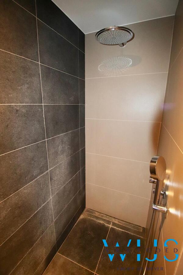 Gerenoveerd (2017) en gezellig woonhuis in hartje Ertvelde. 