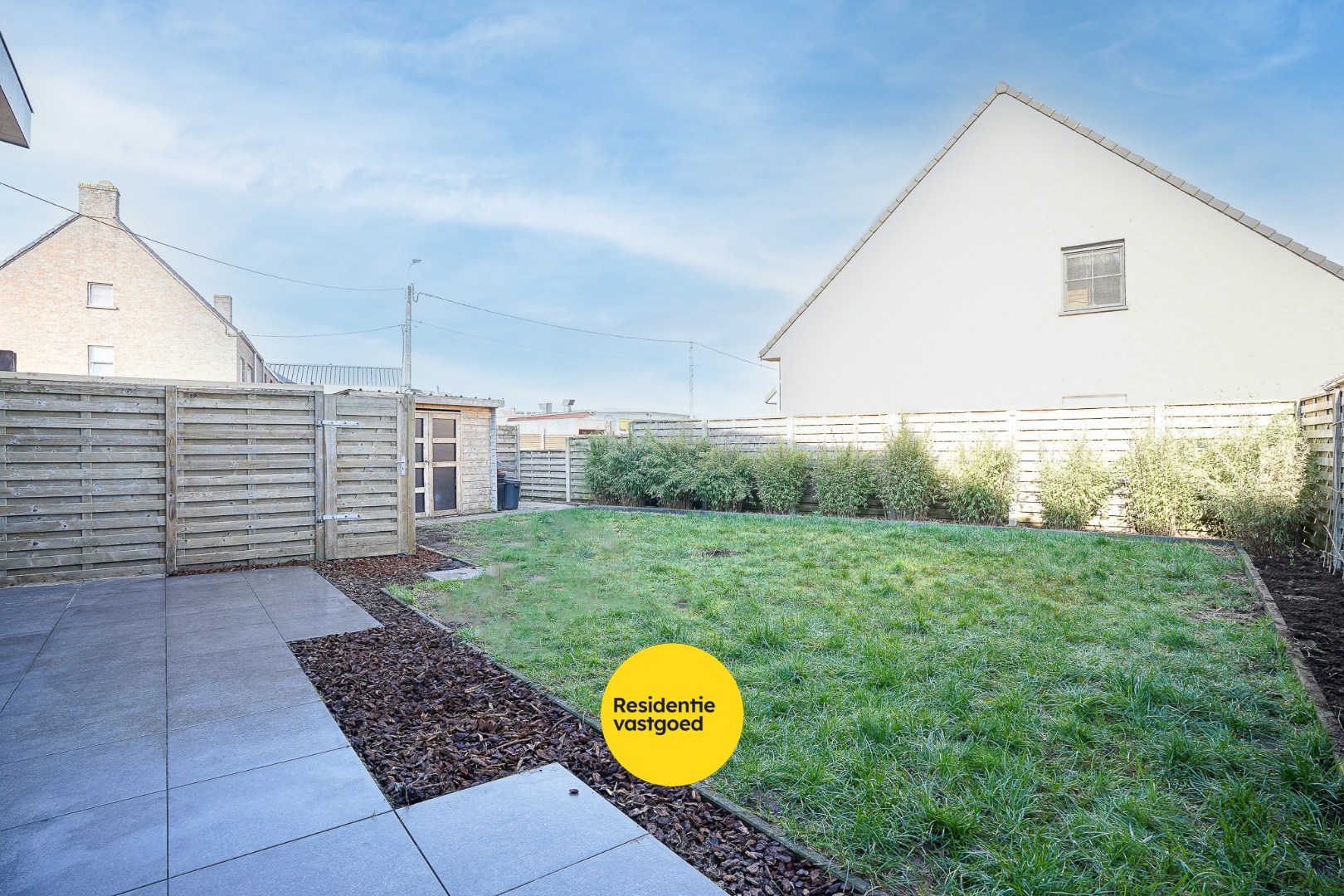 Ruime hoekwoning in het centrum van Eernegem 