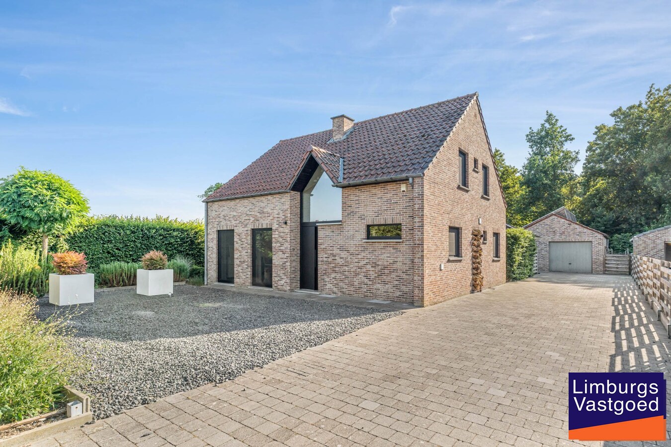 Mooie gezinswoning, 3 slpk, op een zuidwest gericht perceel van 7a87ca 