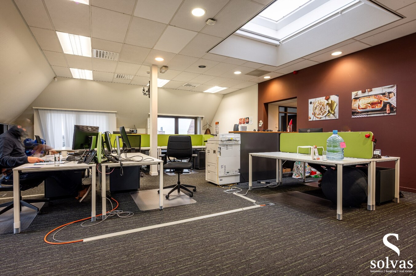 Uniek kantoorgebouw (2131m²) aan de N9! 