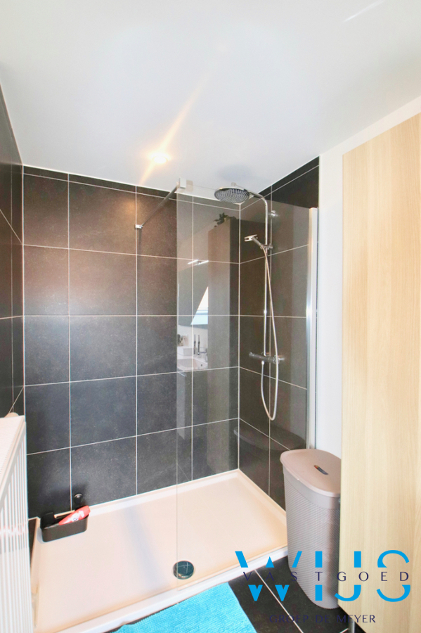 Recent instapklaar woonhuis in het centrum van Assenede ! 