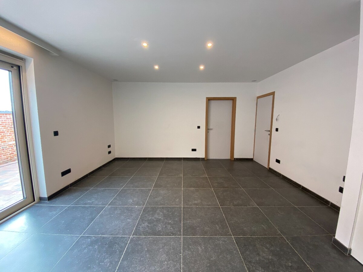 Recent gelijkvloersappartement met 2 slaapkamers 