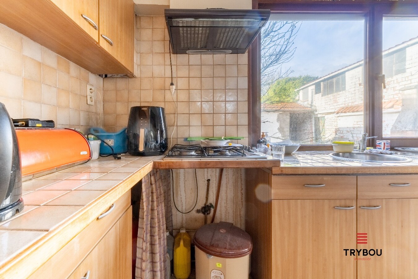 Te renoveren halfopen woning op ruim perceel van 1422m² in Brielen 