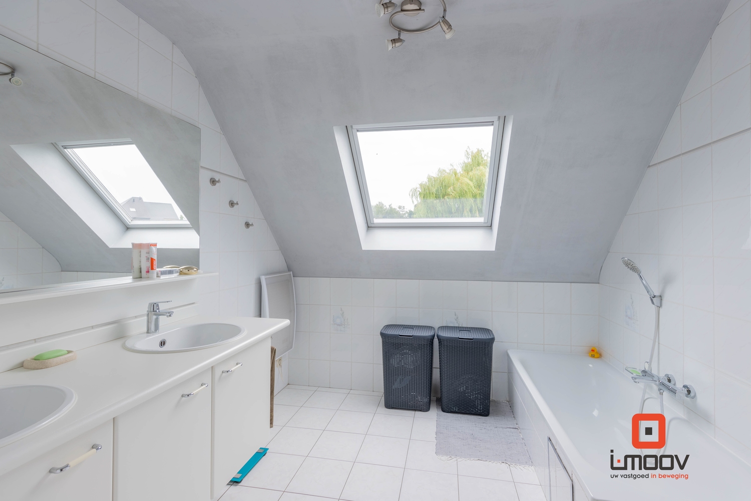 Mooie, rustig gelegen villa, op een perceel van 12a 65ca te Viane (Geraardsbergen) 