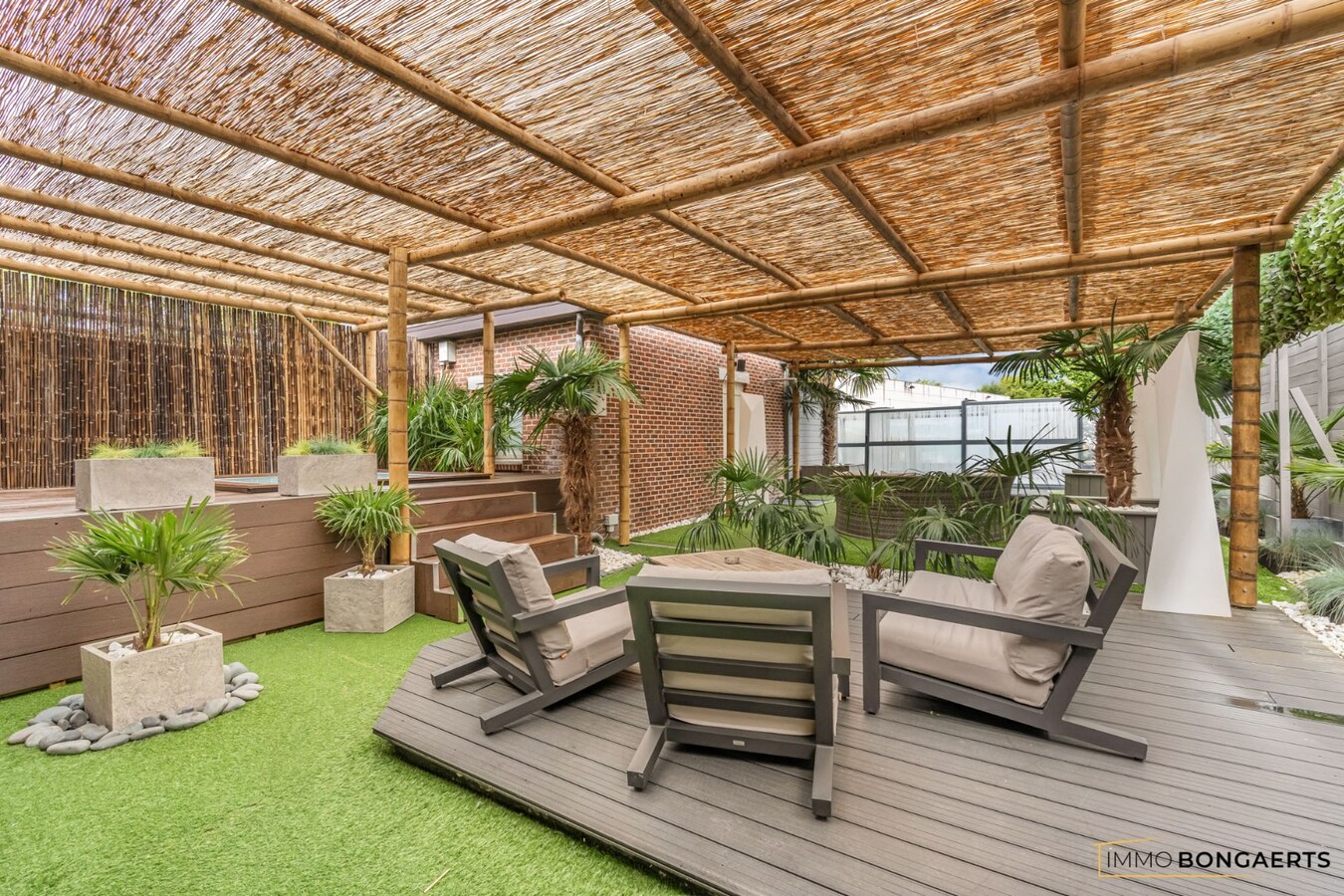 Exclusieve woning met volledig uitgeruste wellnesspraktijk nabij Hasselt 