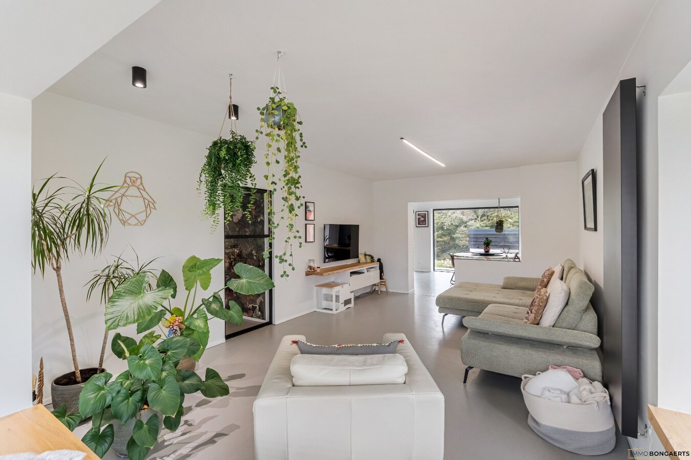 Ruime woning met 4 slaapkamers 