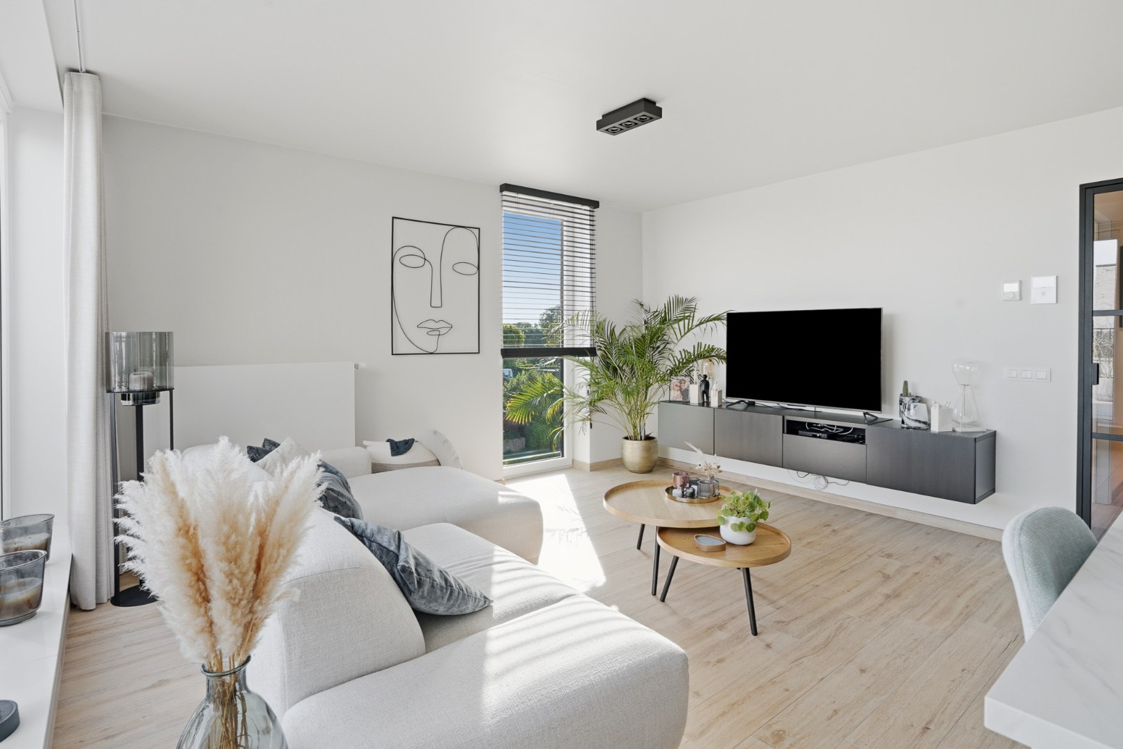 Prachtig instapklaar appartement met terras, groen zicht en autostaanplaats 
