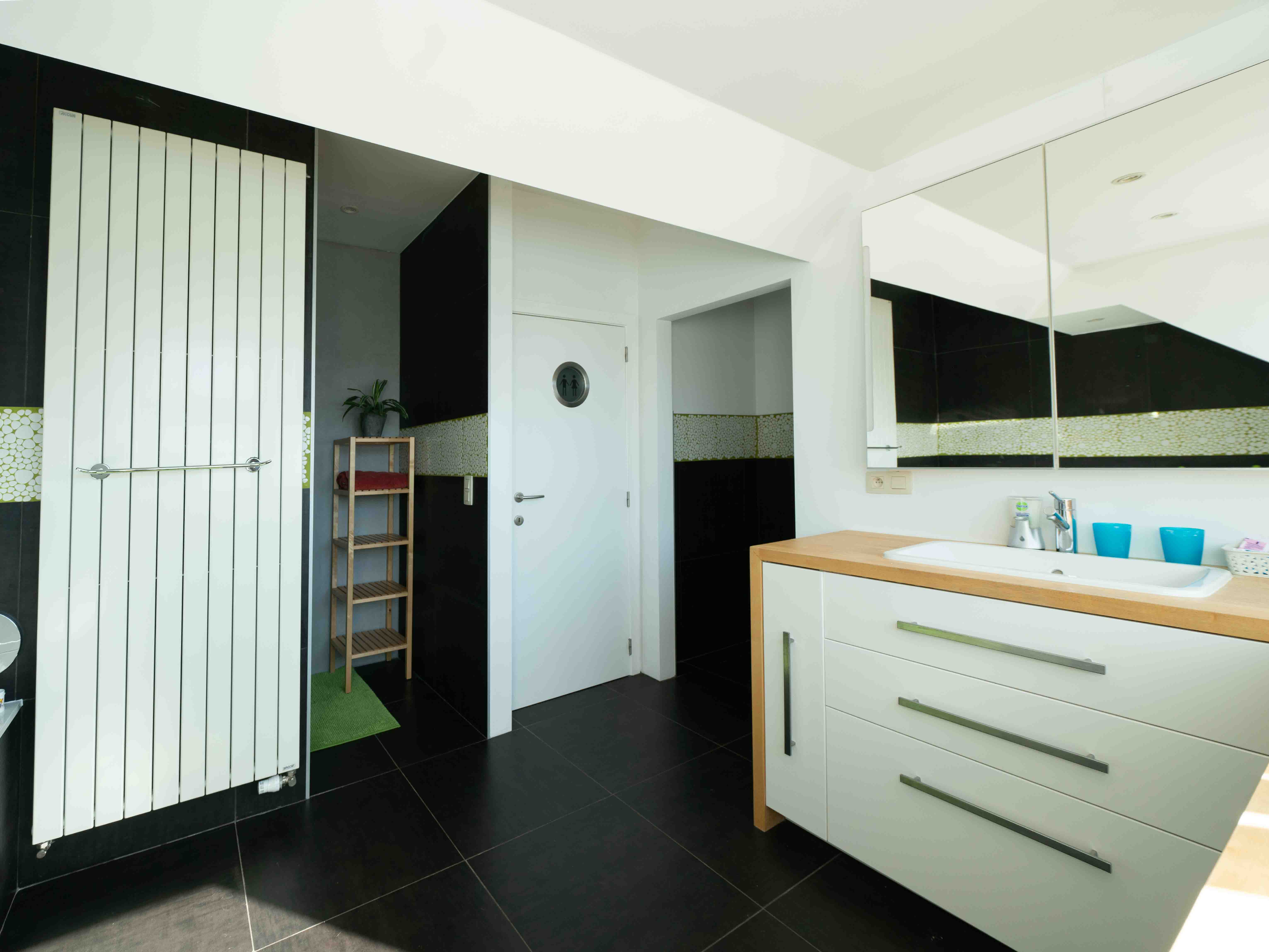 Volledig gerenoveerde woning met 4 kamers, tuin en garage 