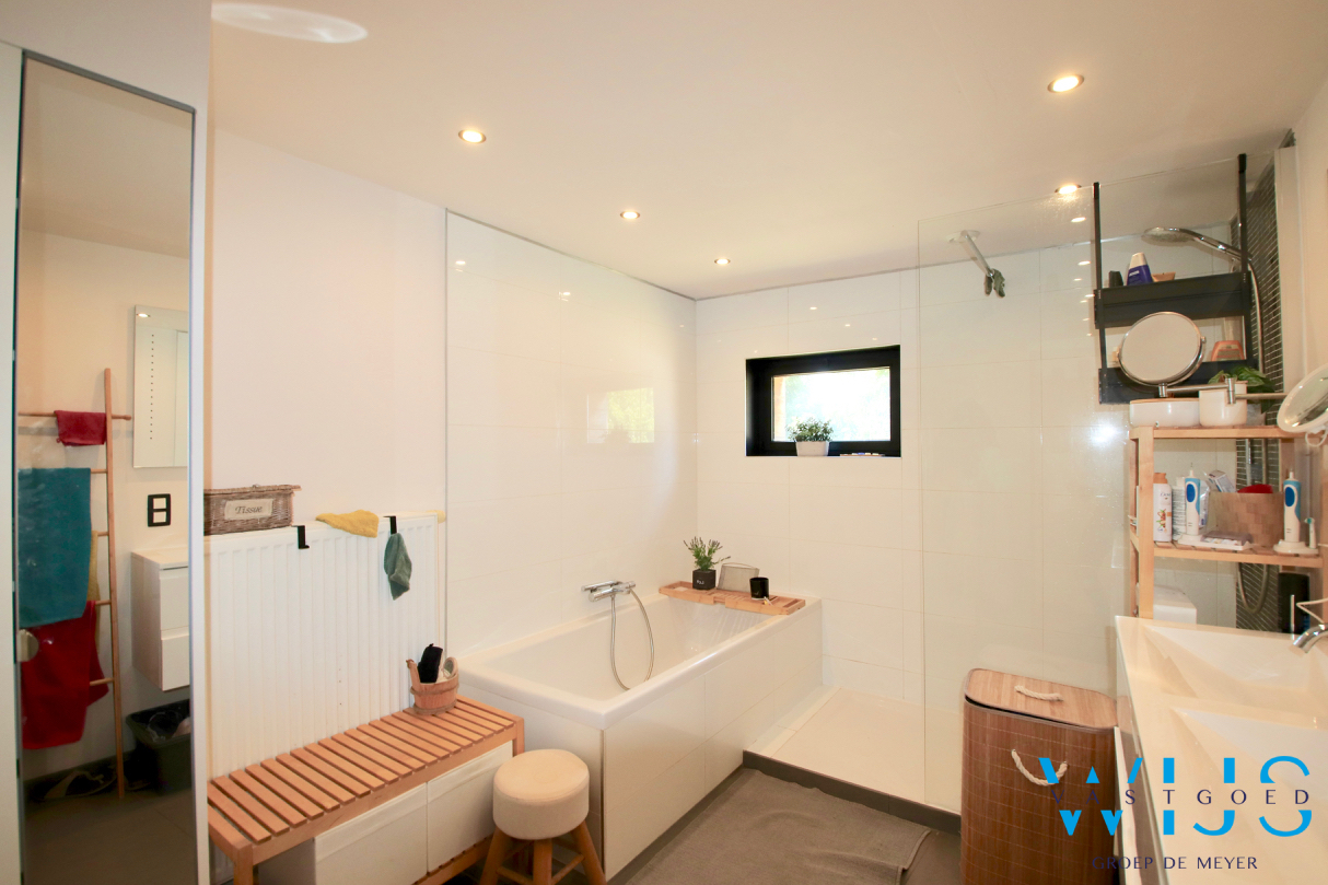 Verrassend ruim woonhuis op een TOPlocatie te Wippelgem 