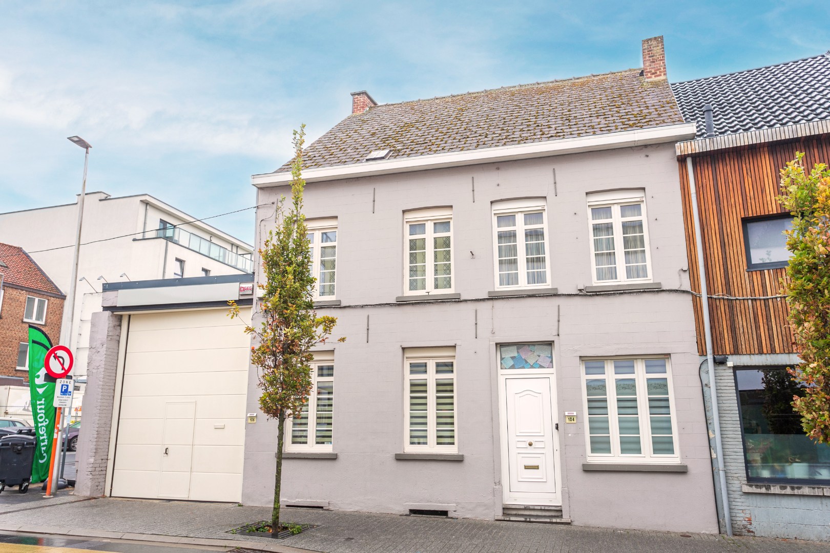 Te renoveren woning met loods nabij centrum Halle 