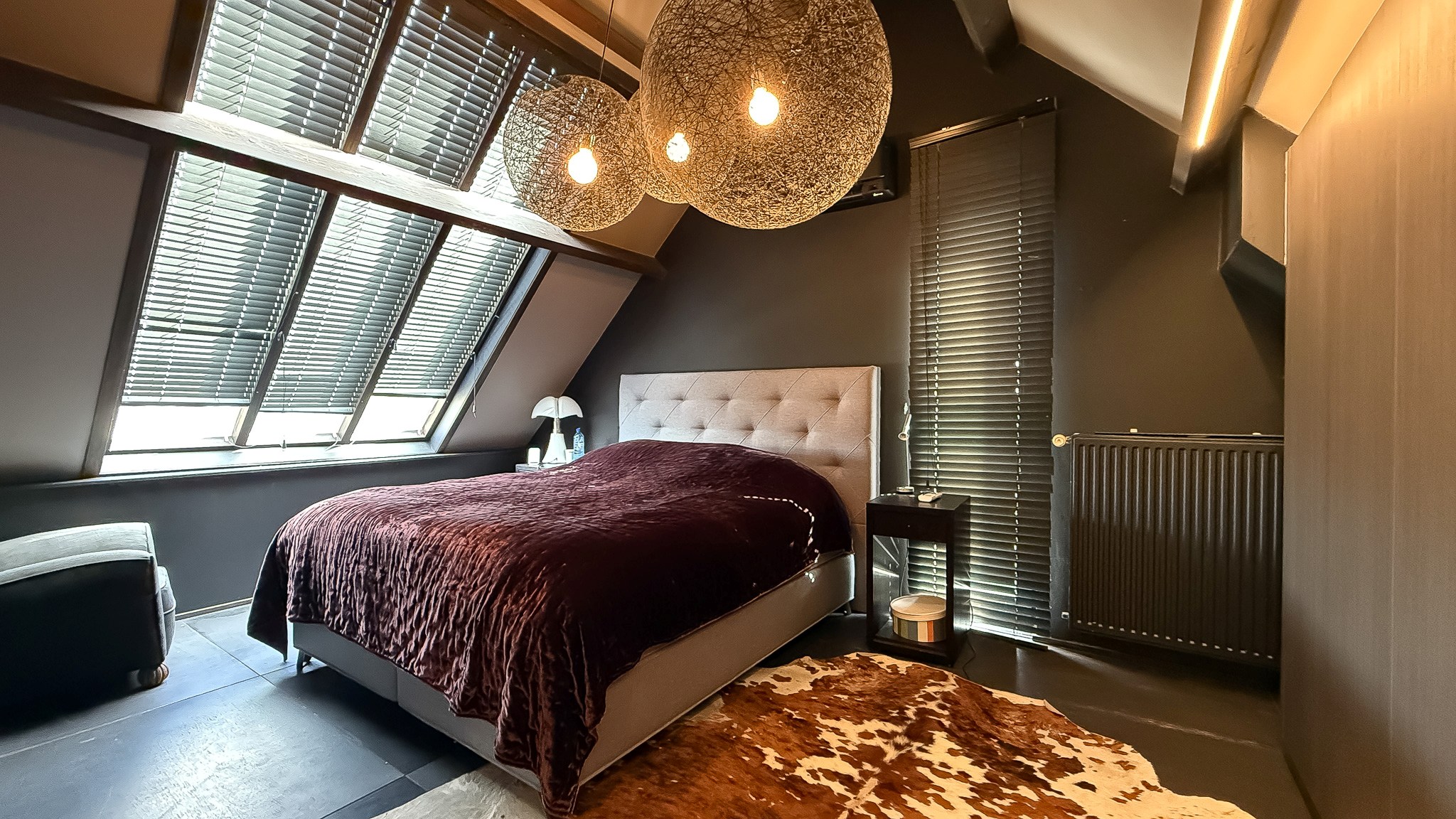Architecturale villa - perfect voor een vrij beroeper - gelegen in een residentiele wijk 