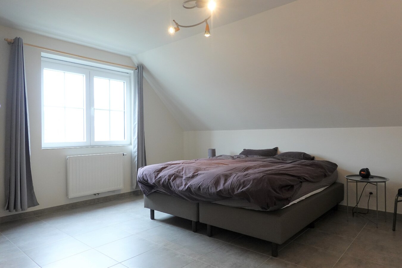 Halfopen nieuwbouw met inpandige garage 